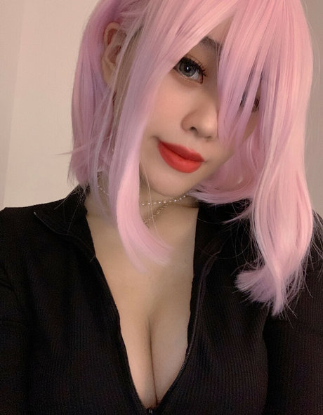 Saiiren schauspielerin kunst bilder