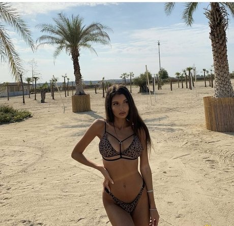 Adriannalinnaa model pornographische bilder