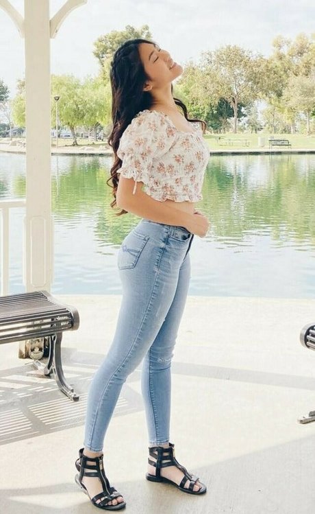 Alexiston schöne nackt bilder