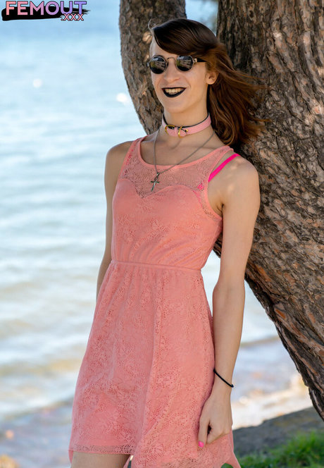 April Gillespie schauspielerin freie bilder