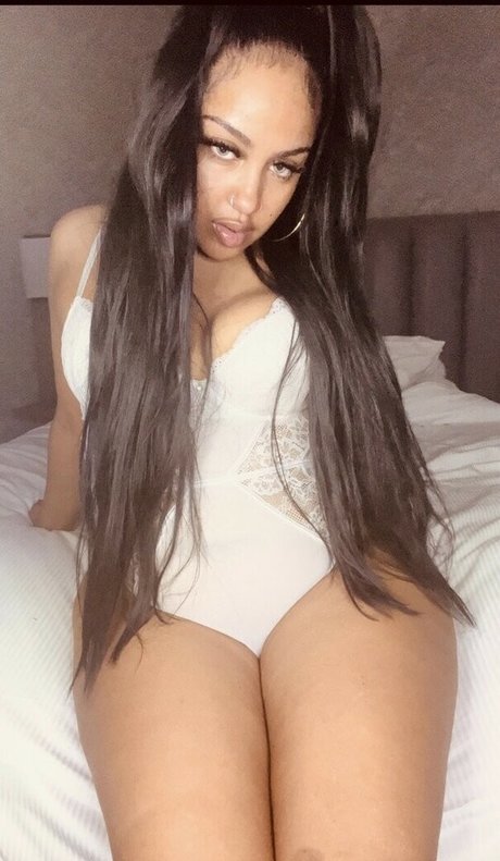 Stargirlsarah19x freie erotische fotos