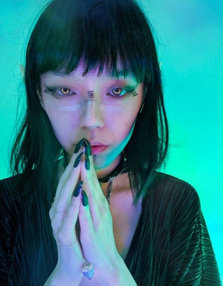 Colourmoichic top nackten bild