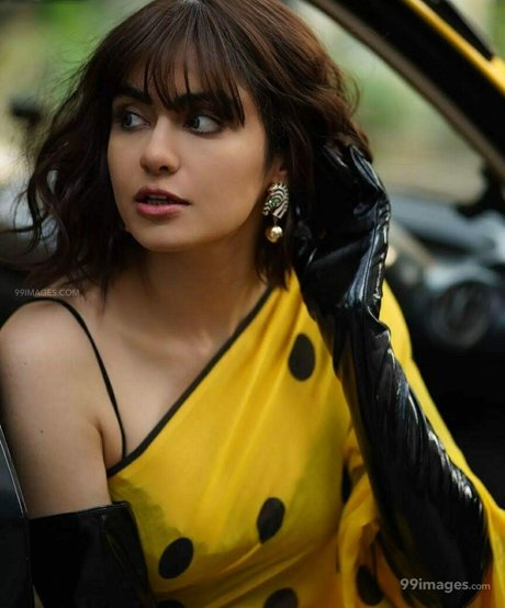 Adah Sharma nacktheit akt galerie