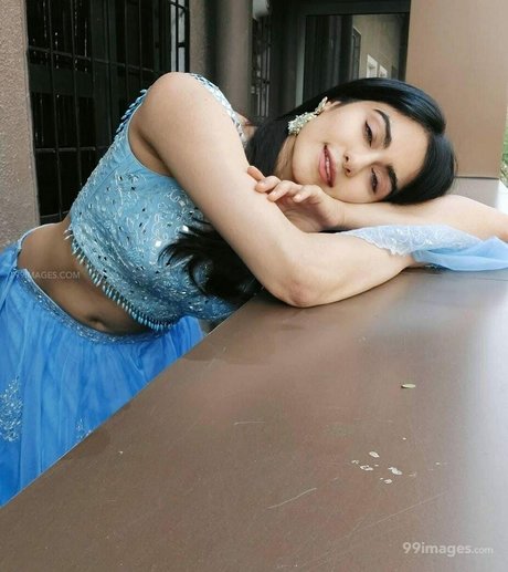 Adah Sharma nette pornostar galerien