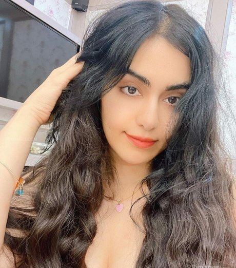 Adah Sharma hd foto