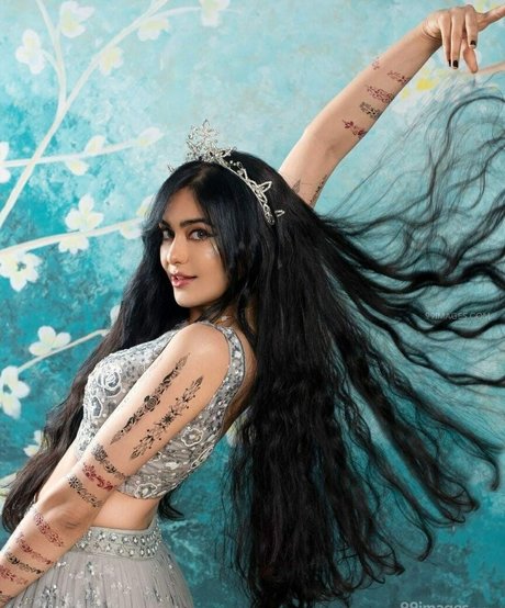 Adah Sharma top hübsche galerie