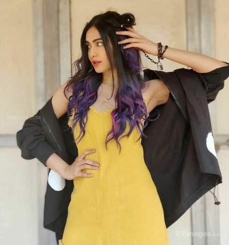 Adah Sharma hübsche akt bilder