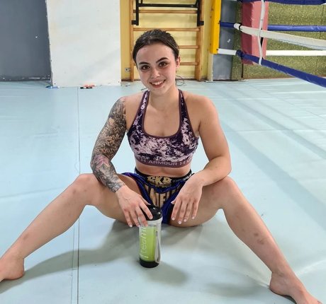 Daniella Shutov hübsche pornostar fotos