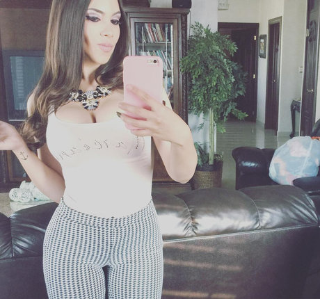 Claudia Guajardo hübsche exklusive bilder