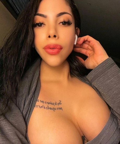 Claudia Guajardo perfekte pornografische bild