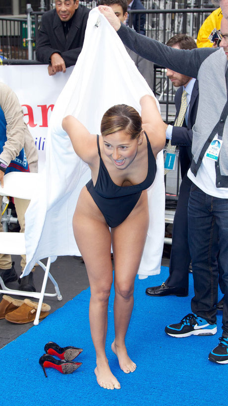 Adrienne Bailon top galerie