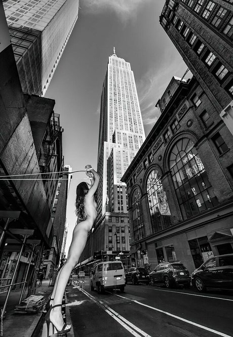 Sofia Jolie top akt galerien