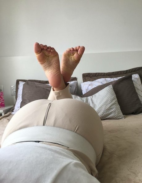 Lyz Feet porno erwachsene foto