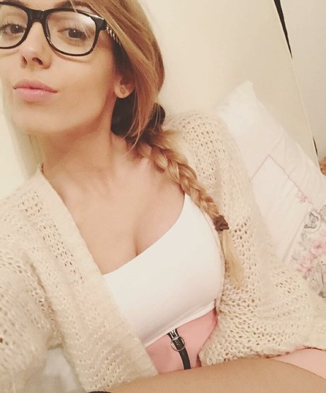 Katherine Bray model beste fotos