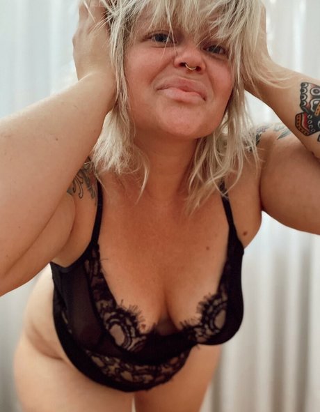 Tallulah Moon schauspielerin kunst galerie