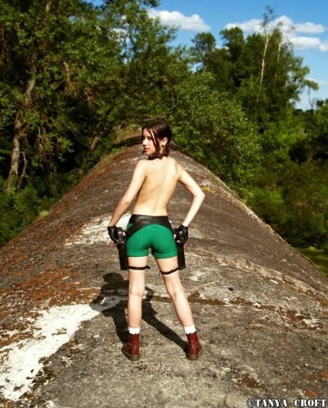 TanyaCroft nackt kunst bild