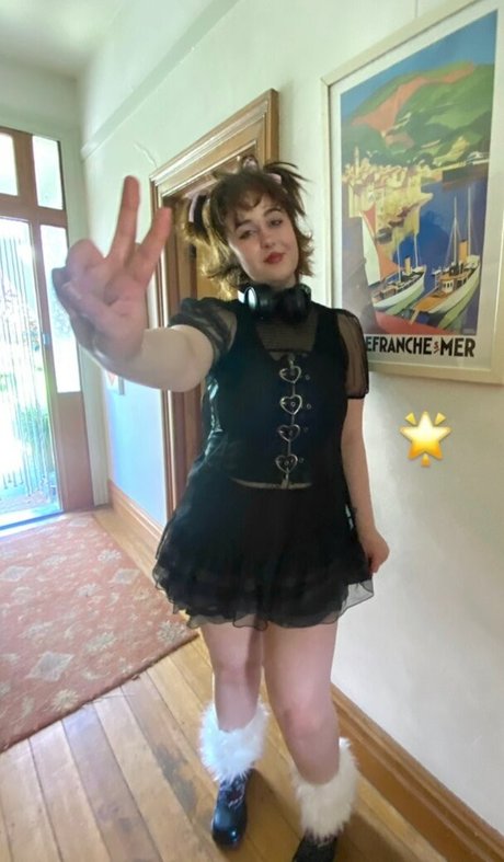 Milabloom porno pornostar foto