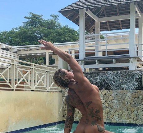 VixenActual top erotische bild