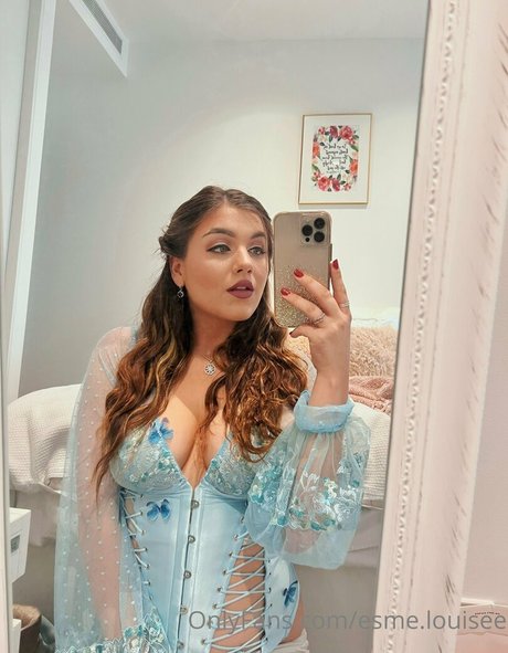 Esme Louise James hd nackte bild