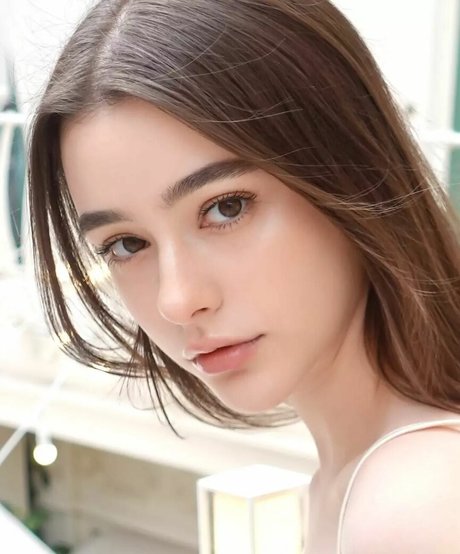 Dasha Tarab sexy nackte galerie