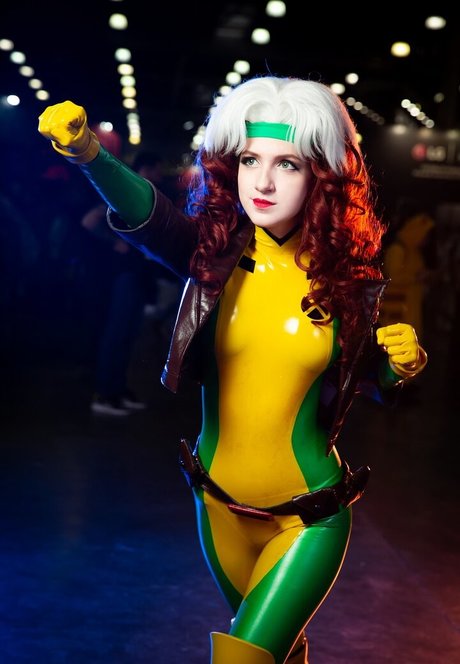 Anastasia Galuzina heiße nette bilder