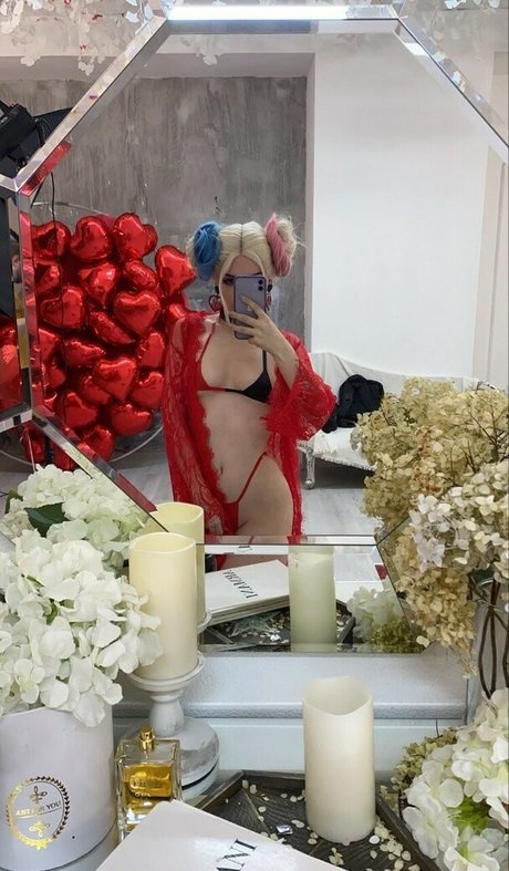 Anastasia Galuzina erwachsene nette bilder