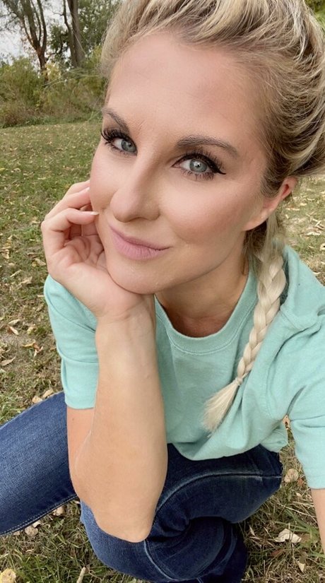 Blonde Country Girl sexy akt galerie