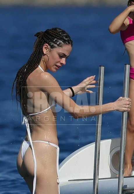 Martina Stoessel nackt erwachsene foto