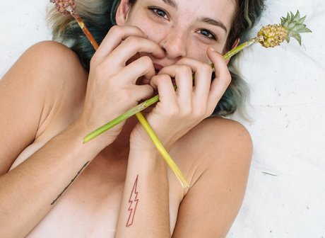 Carly Foulkes freie pornographische bild