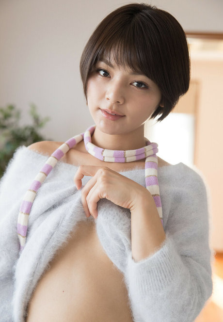 Tsubasa Akimoto hd sexy foto