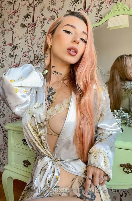 Izadora Ferrari hd nacktheit galerie