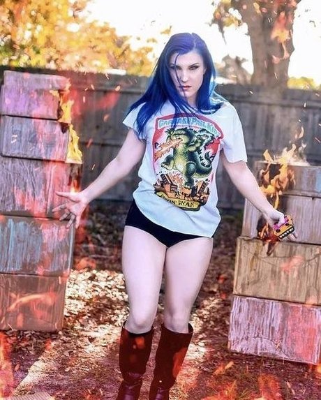 Leva Bates schauspielerin nackt bild
