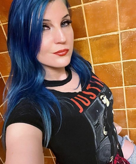 Leva Bates perfekte freie galerie