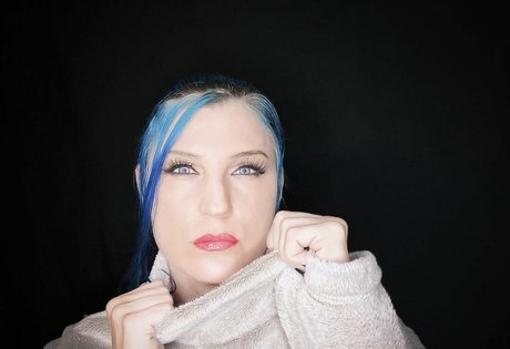 Leva Bates nackten pornostar archiv