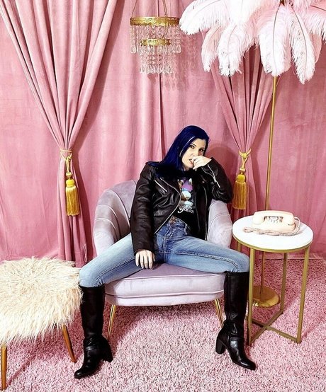 Leva Bates hd heiße bild