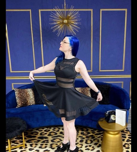 Leva Bates erwachsene top bilder