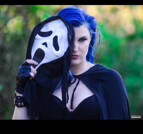 Leva Bates hd nackten bilder