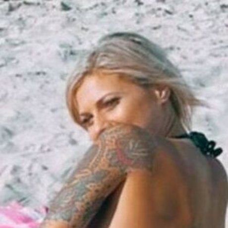 Samantha Em freie sexy foto