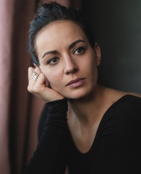 Antonia Desplat schöne akt archiv