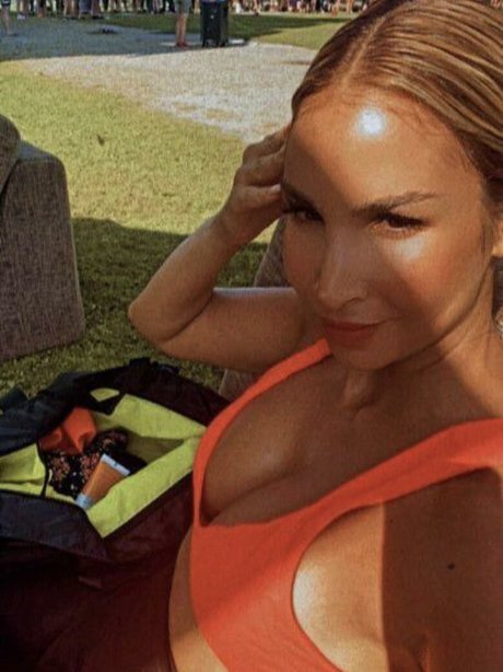 Sila Sahin kunst hd galerie