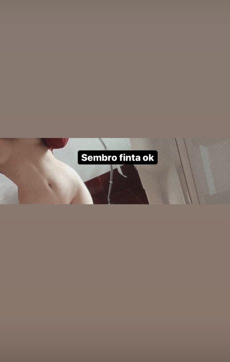 KO FI Dolly sexy nackt foto