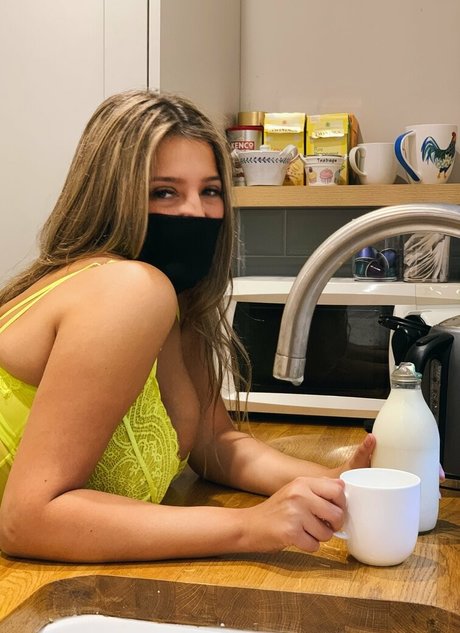 Zara Zahir nackt perfekte galerie