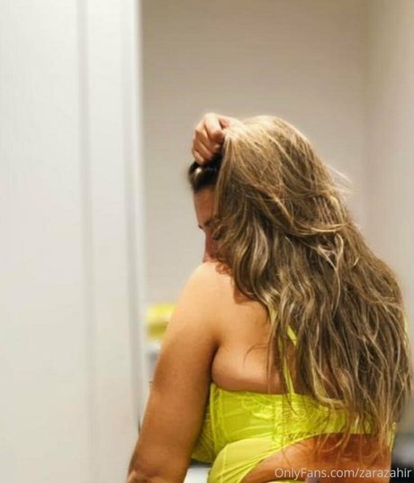 Zara Zahir schauspielerin nacktheit bild