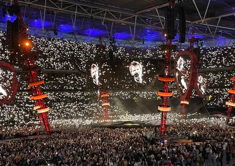 Zara Zahir sexy perfekte galerien