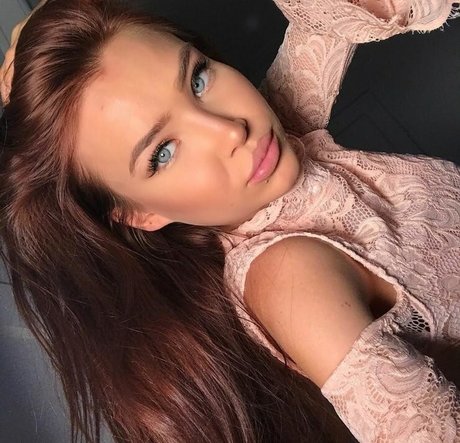 Ana Walczak kostenlose porno foto