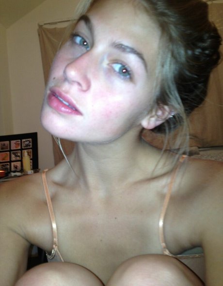 Annie McGinty model exklusive bild