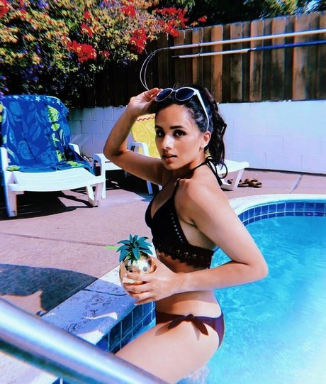 Aparna Brielle sex bild