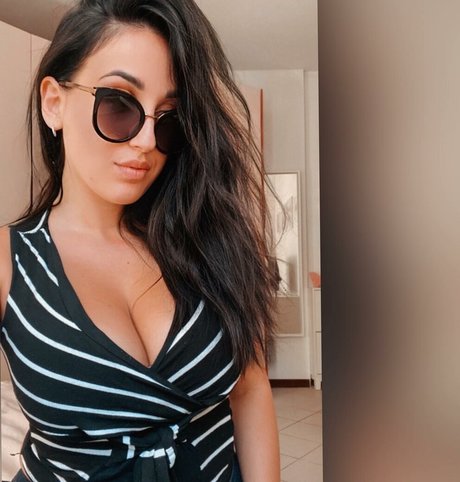 Ilaria Milite erotische pornostar foto