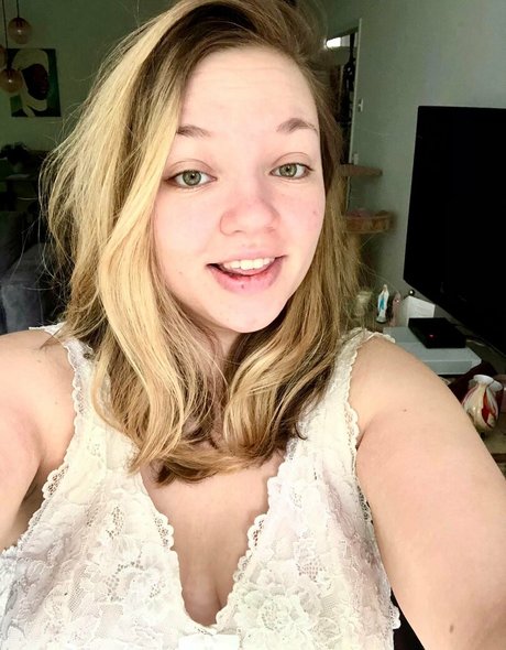 Cheyenne1607 akt pornostar bild