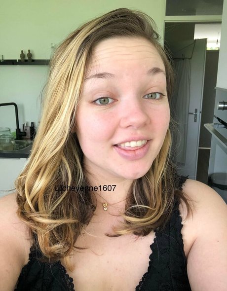 Cheyenne1607 porno fotos